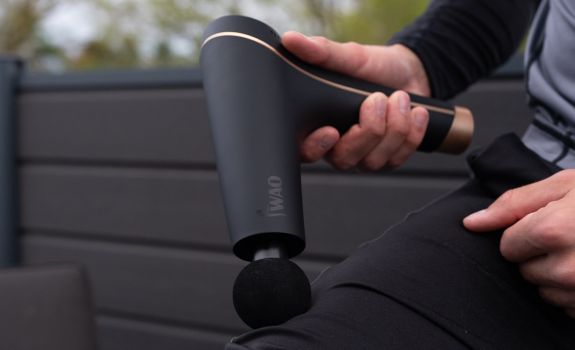 IWAO Massagepistol - perfekt massage til smerter